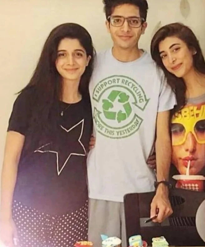 Ins E Yazdan with his sisters Mawra Hocane and Urwa Hocane