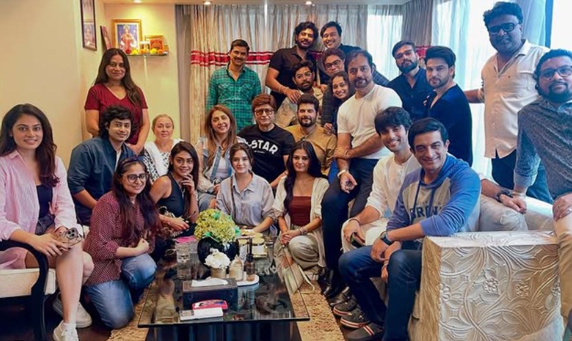 Priyanshi Yadav with her friends