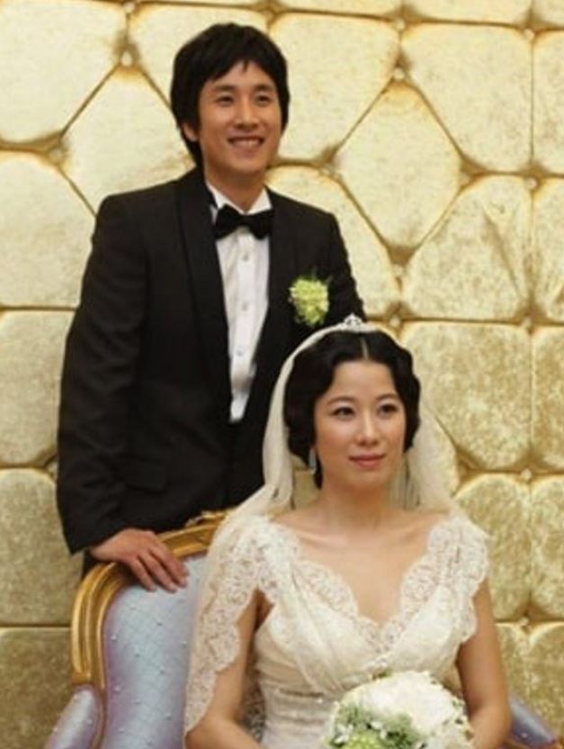 Lee Sun-kyun wife