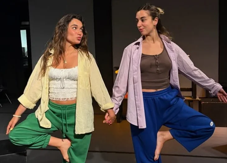 Eléa Rochera playing theatre