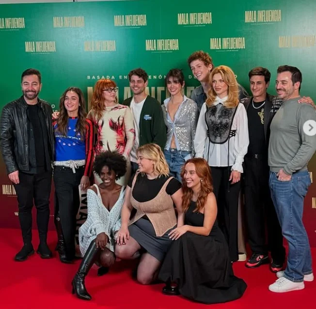 Eléa with the co-stars of Bad Influence